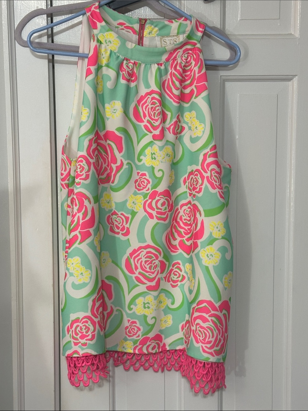 Sail to sable sleeveless blouse size XL